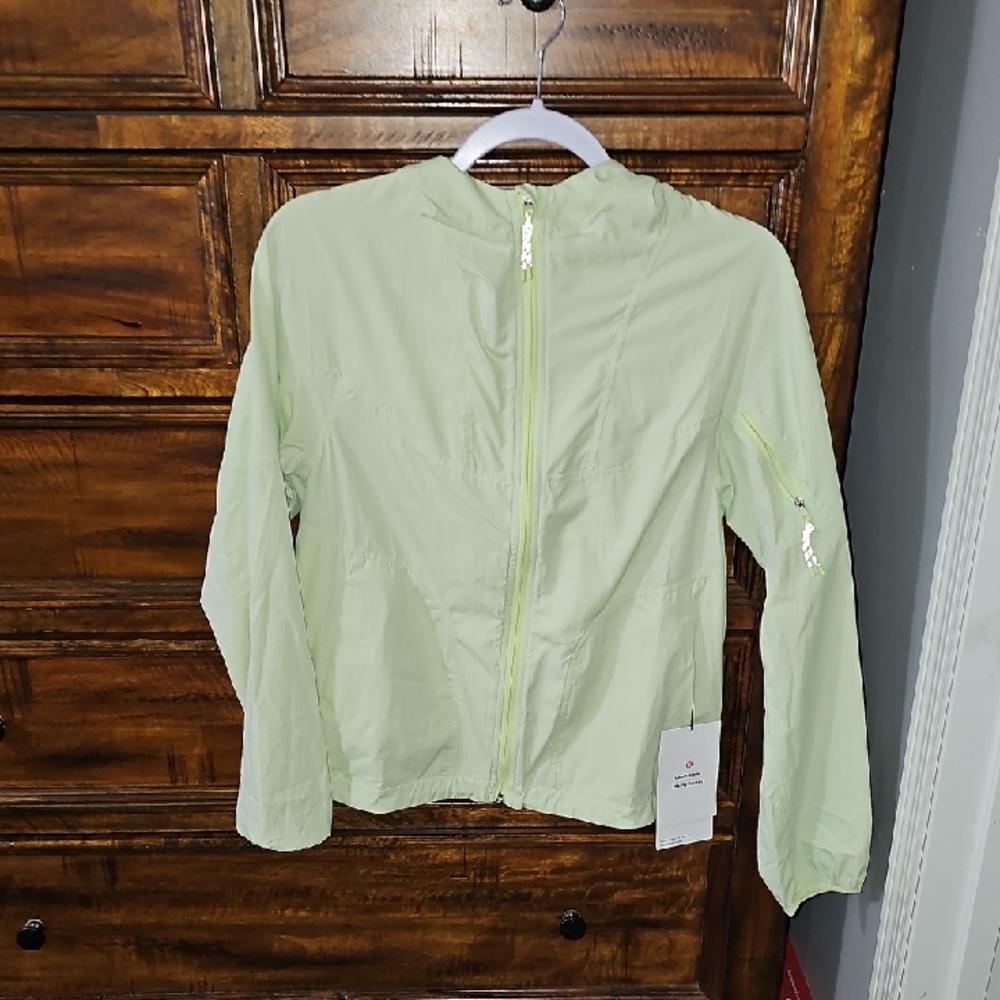 Lululemon Nwts Cinch Hood Hiking Jacket Sz 2. HFLO! Rare Piece!! Gorgeous Color